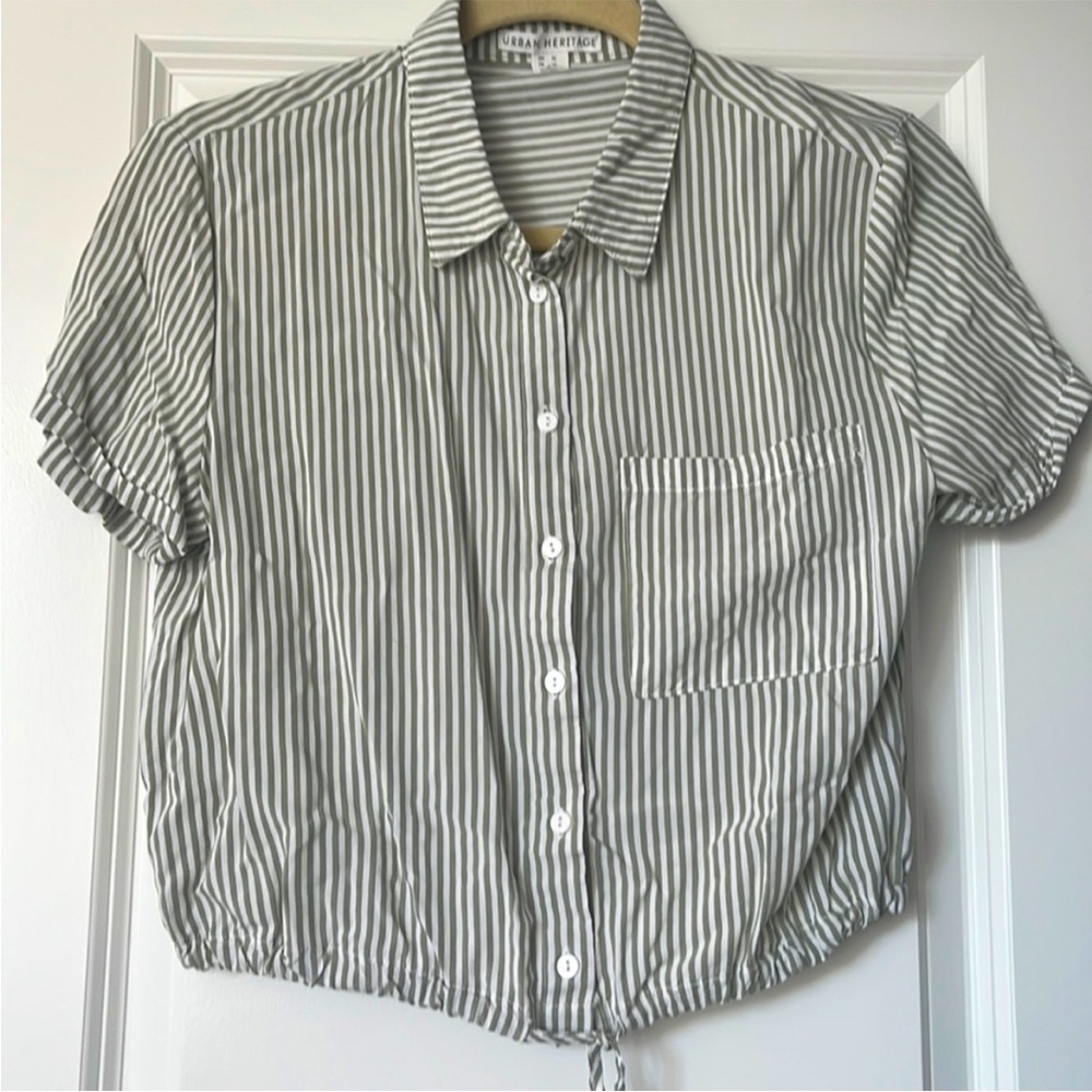 Urban Heritage Gray Striped Button Down Shirt